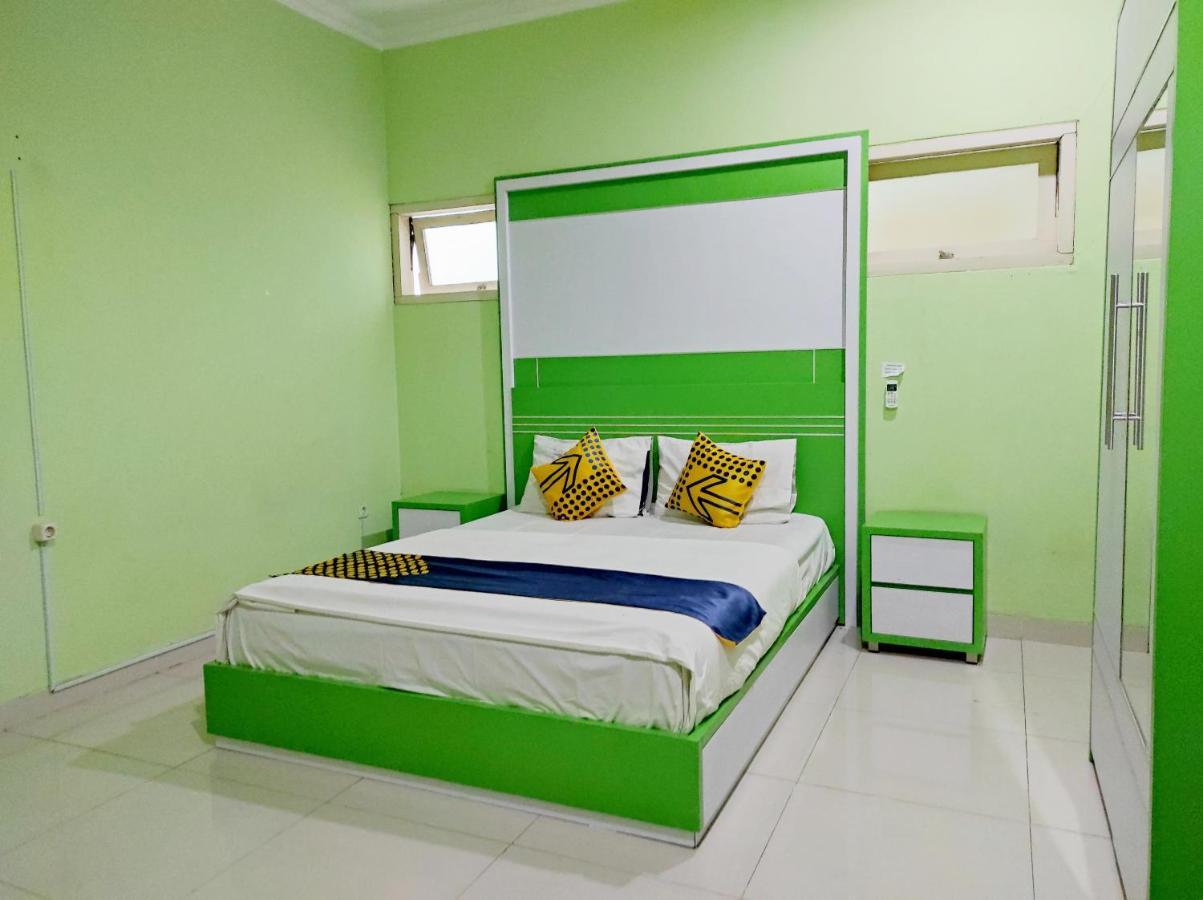 Radio Backpacker Guesthouse Syariah Bandung Exterior foto