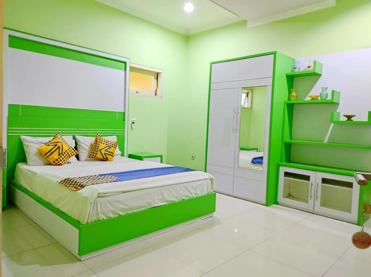 Radio Backpacker Guesthouse Syariah Bandung Exterior foto