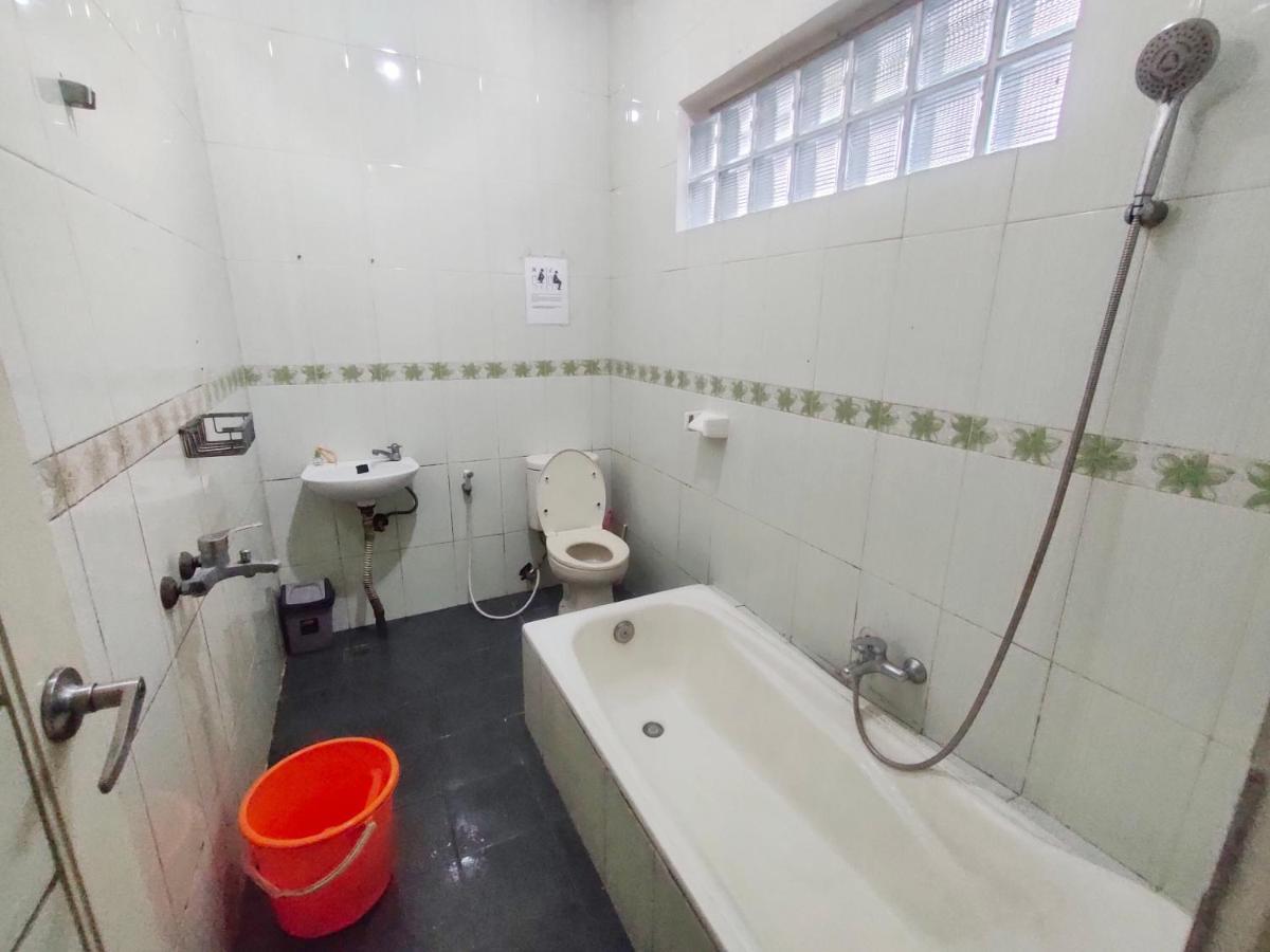 Radio Backpacker Guesthouse Syariah Bandung Exterior foto